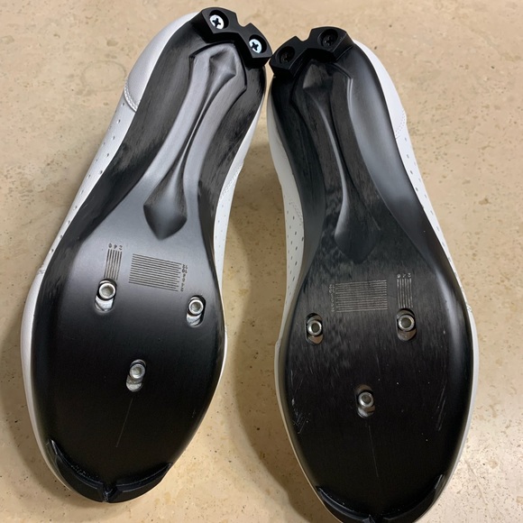 New fizik women’s cycling/ racing/ spinning shoes 🚵‍♀️ - Picture 4 of 5